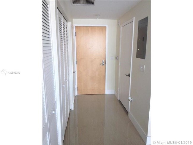 Foto del edificio - 244 Biscayne Blvd