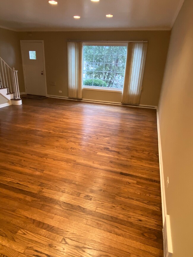 Living Room/Family Room - 1904 Linden Ave