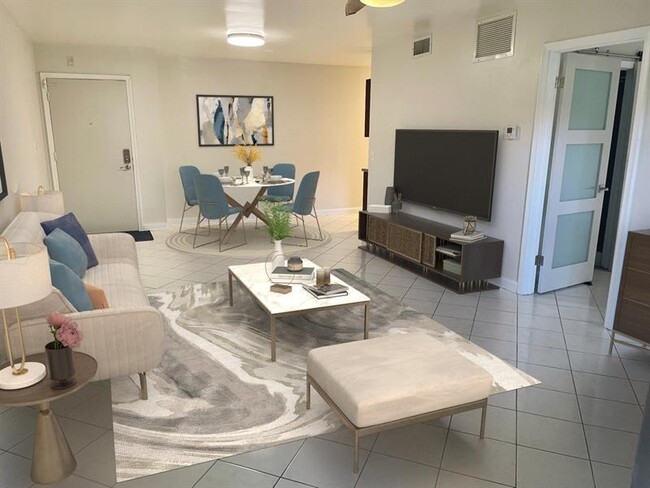 Building Photo - 140 NE 19th Ct