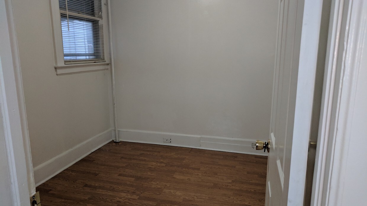 Bedroom - 340 Yale Ave