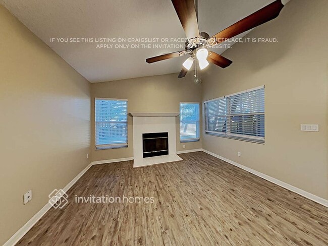 Building Photo - 2071 Lake Marion Dr