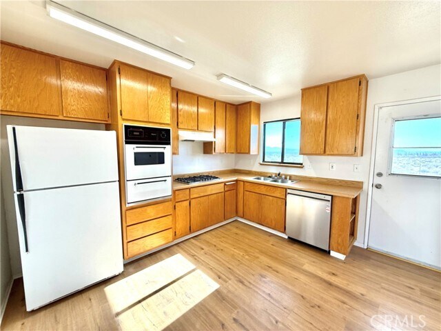 Foto del edificio - 8554 Athel Ave