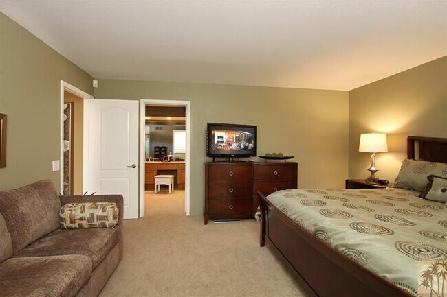 Foto del edificio - 47 Pebble Beach Dr