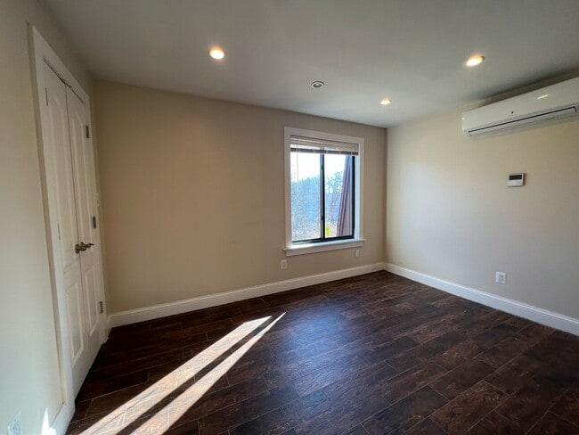 Building Photo - Stonegate Apartments