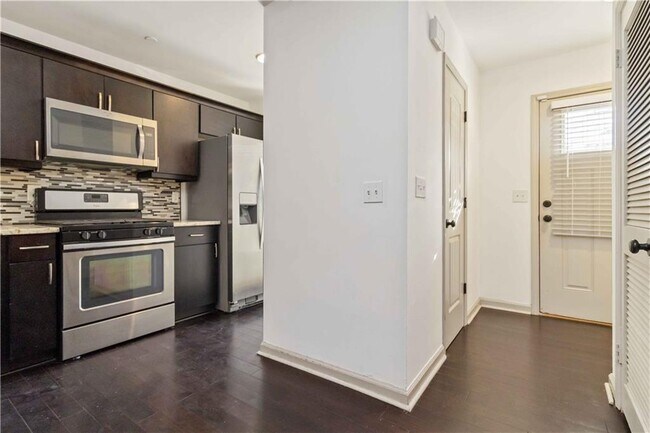 Foto del edificio - 1587 Springleaf Point SE