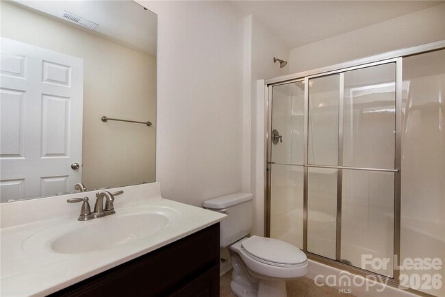 Foto del edificio - 9921 Kings Parade Blvd