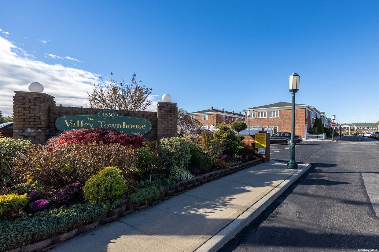 3530 Long Beach Rd Unit 55, Oceanside, NY 11572 Condo for Rent in