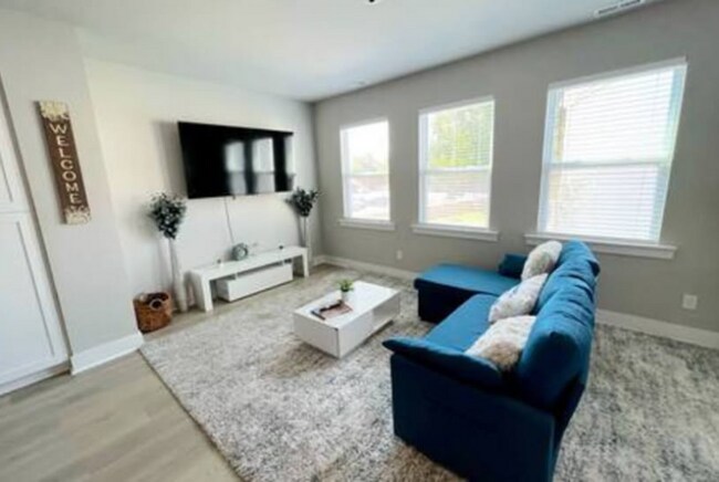 Building Photo - 5018 Central Ave