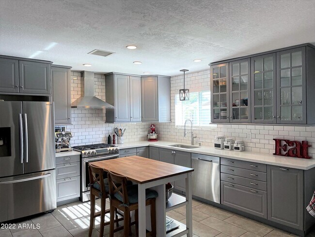 Foto del edificio - 3909 E Shaw Butte Dr