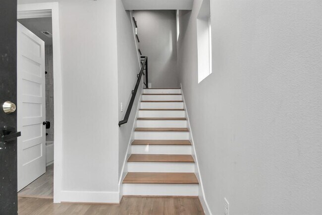 Building Photo - 1316 Eberhard St