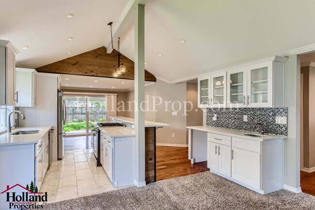 Foto del edificio - Beautiful Single-Level Home in West Beaver...