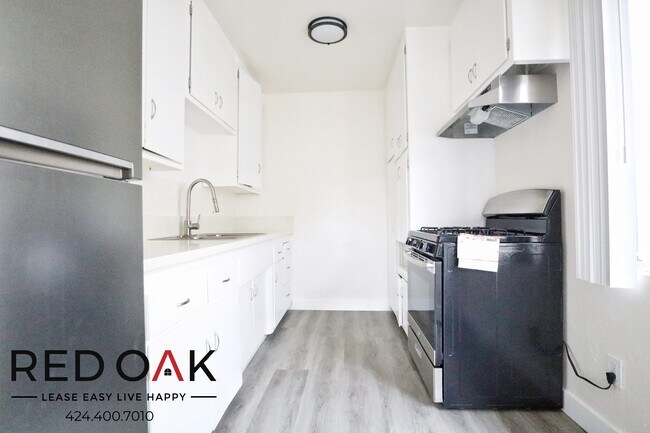 Building Photo - 3934 Gibraltar Ave Unit 9