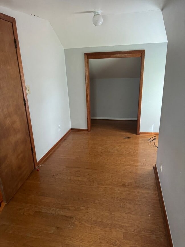 Building Photo - Great little home without the high price!