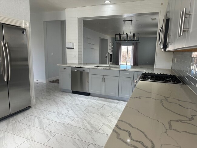 Building Photo - Curti Ranch bungalo