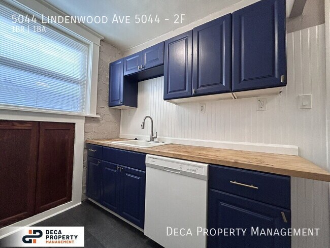 Building Photo - 5044 Lindenwood Ave