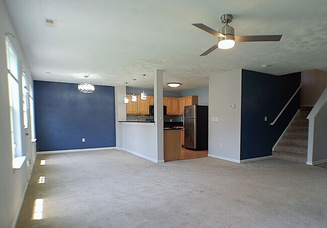 Foto del edificio - Gorgeous 3 bed 2.5 bath single-family home...