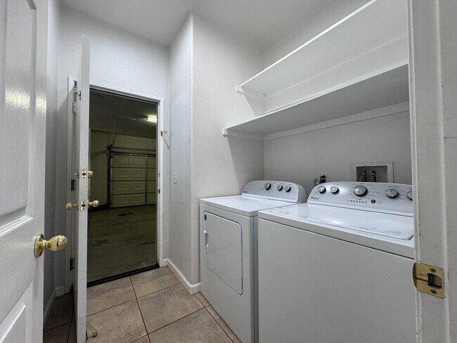 Building Photo - Single Story 4 Bedroom House with 3 Car Ga...