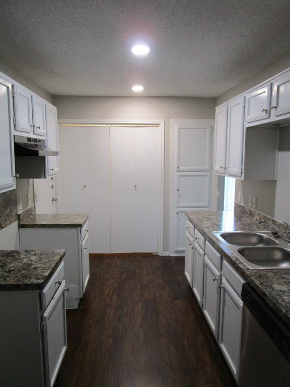 Building Photo - 3009 Green Ridge St