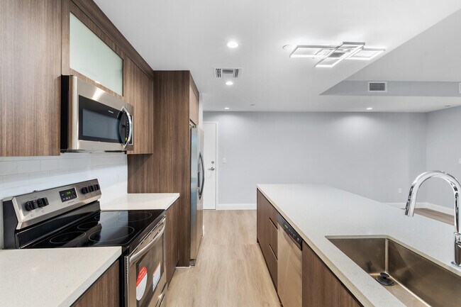 Building Photo - 1938 Jackson St