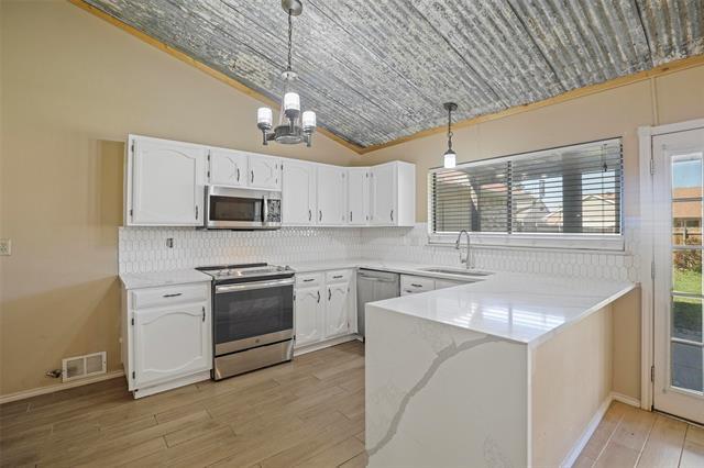 Foto del edificio - 8401 Chesham Dr