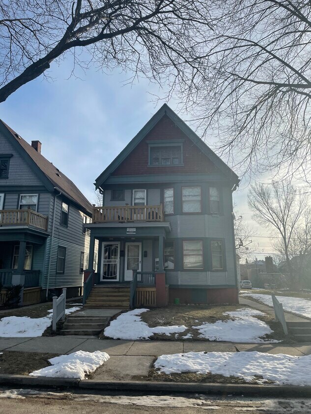 3258 N Buffum St Unit 3260, Milwaukee, WI 53212 Apartments in