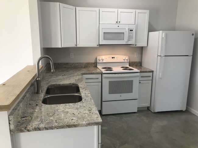Building Photo - 3617 Tanner Ln