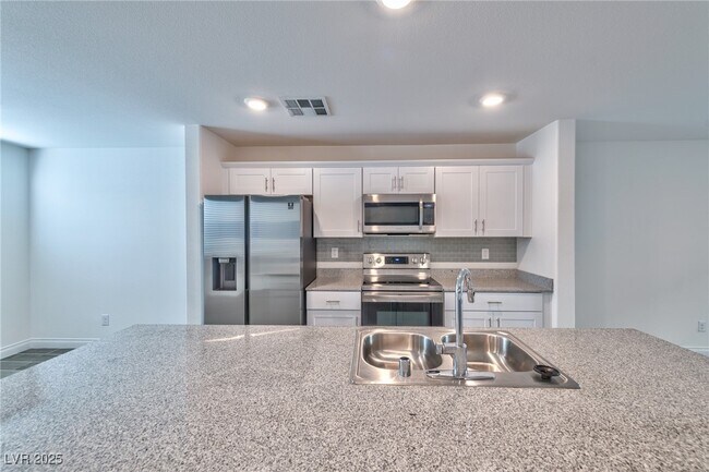 Foto del edificio - 12146 Scarlet Ember Rd