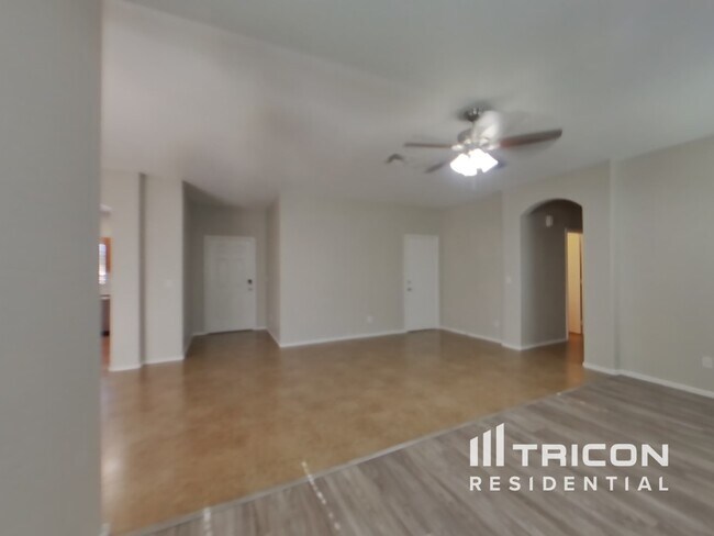 Foto del edificio - 337 N 103rd Pl