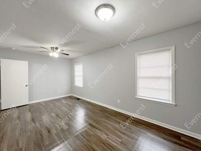 Building Photo - 3602 Gowan Dr