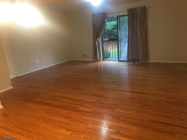 Foto del edificio - 48 Kensington Ct