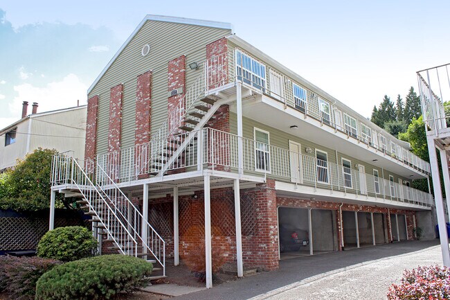 Building Photo - 3805-3805 SE Cesar Estrada Chavez Blvd