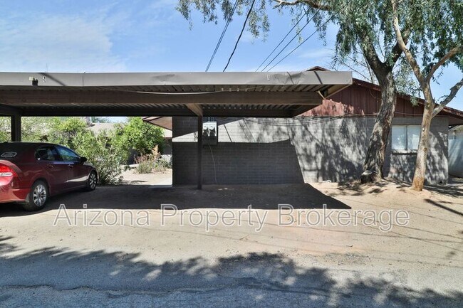 Building Photo - 2323 S College Ave