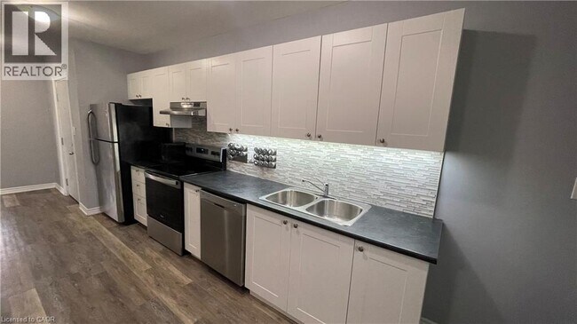 Photo du bâtiment - 468 Main St E