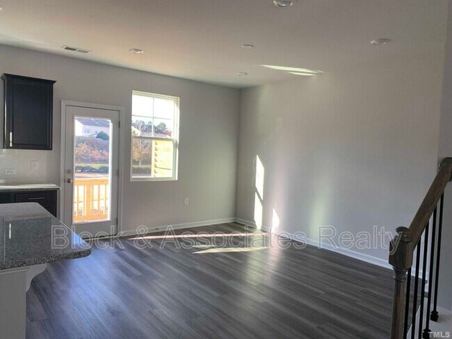 Building Photo - 1033 Shoreside Dr