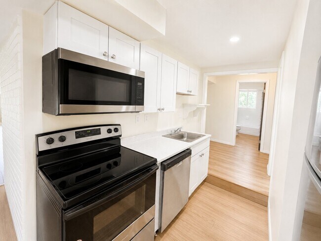 Building Photo - 770 W 220 N