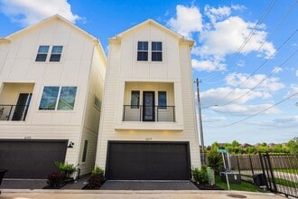 Building Photo - 6317 Brighton Oaks Ln