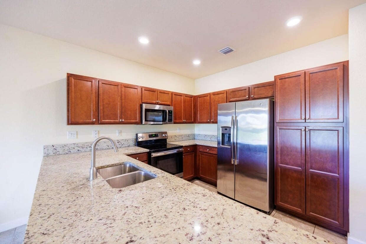 Primary Photo - 5636 NW 58th Ln