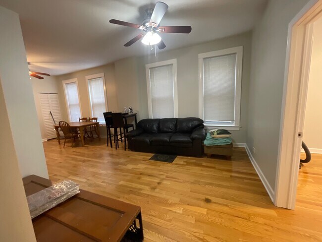 Building Photo - 3524 W Fullerton Ave