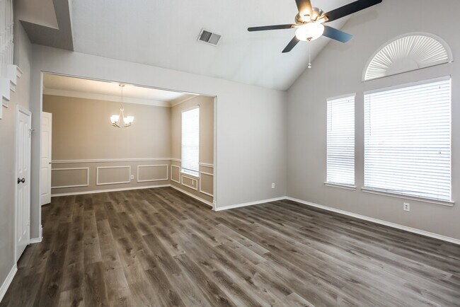 Building Photo - 524 Timber Way Dr