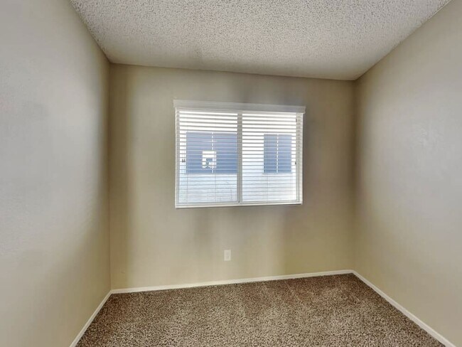 Foto del edificio - SINGLE FAMILY HOME
