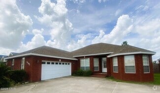 Building Photo - 3402 Hillcrest Dr