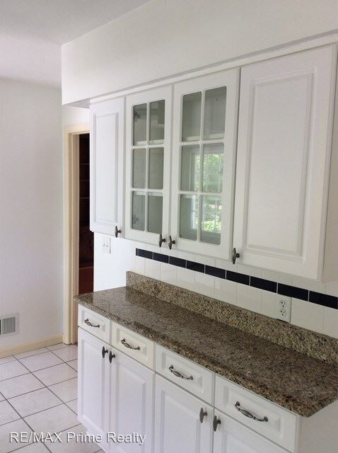 Foto del edificio - 5 br, 4 bath House - 6542 NATHA AVENUE