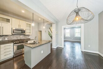 Building Photo - 723 K St NE
