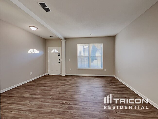 Foto del edificio - 332 Karsten Creek Dr