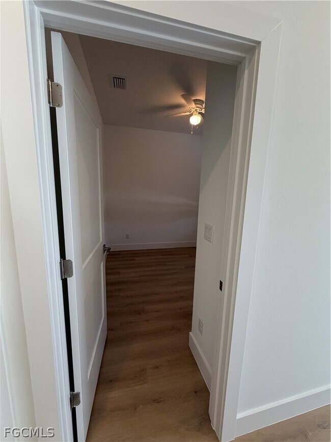 Foto del edificio - 4719 28th St SW