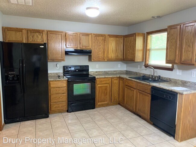 Building Photo - 3 br, 2 bath House - 511 E. Ozark Jubilee