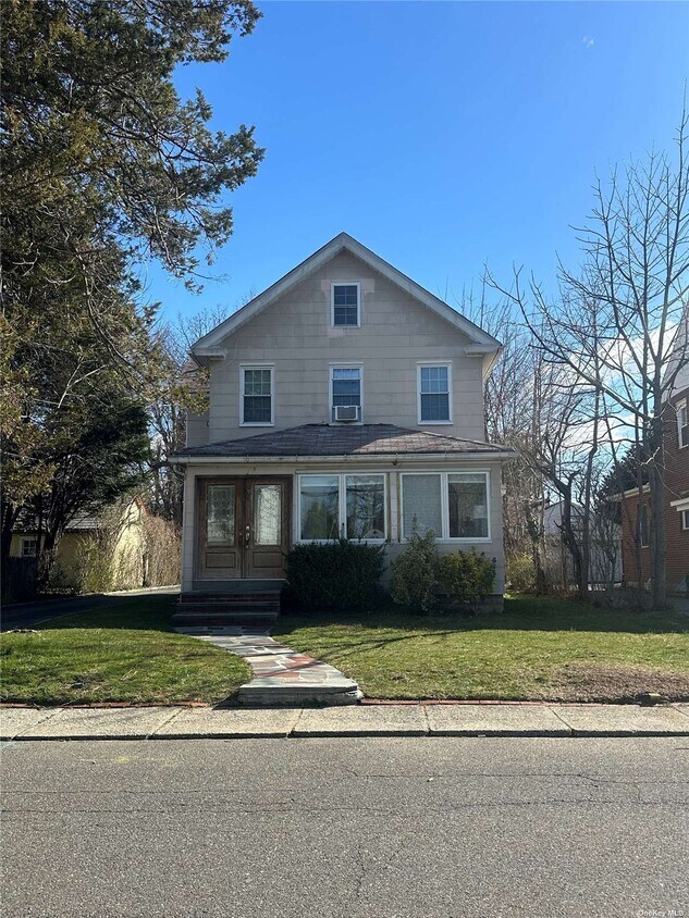 Primary Photo - 95 Maple St