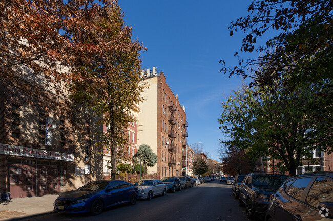 Building Photo - 161 Woodruff Ave