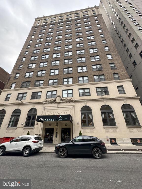 Building Photo - 1324 Locust St