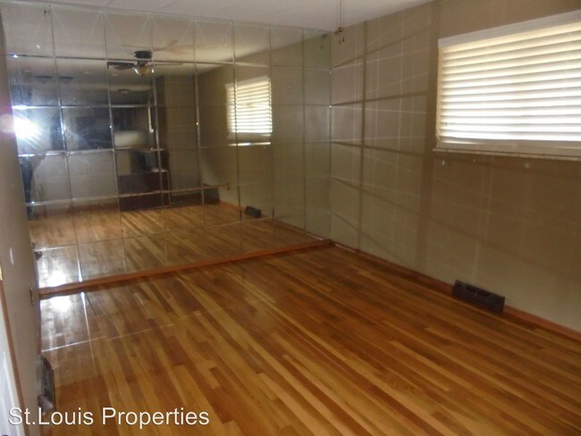 Building Photo - 5 br, 2.5 bath House - 1533 Cove Ln